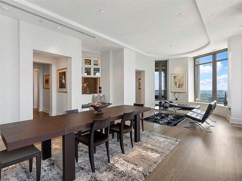 Building Photo - 3376 Peachtree Rd