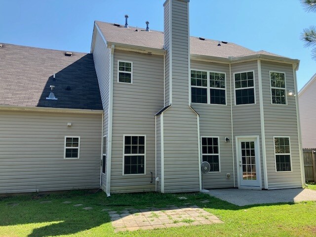 Building Photo - 819 Roxholly Ln