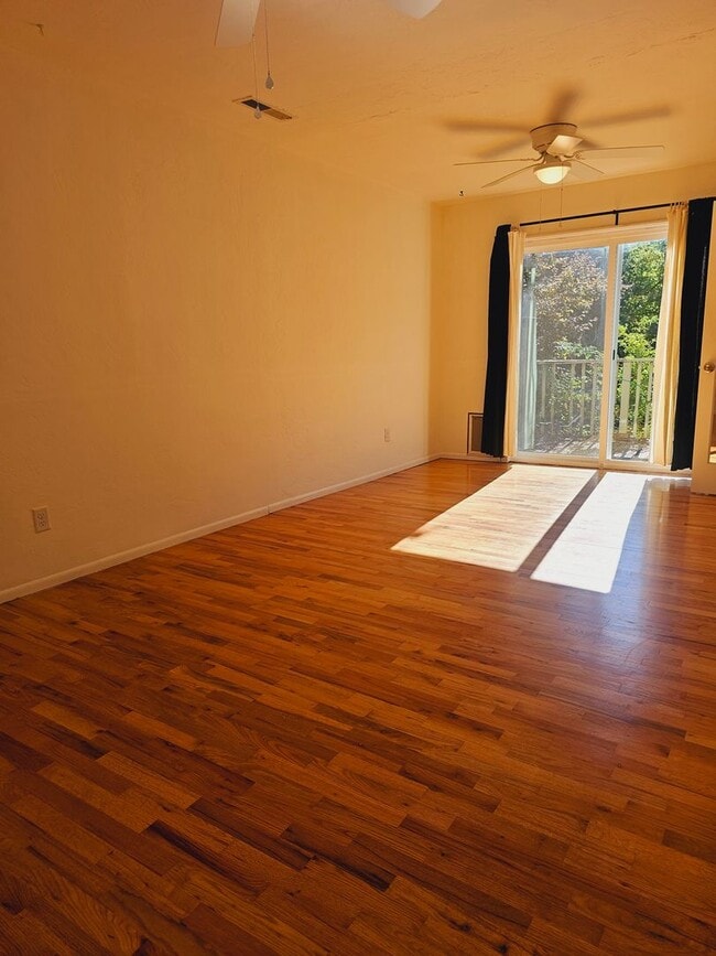Building Photo - Charming 3 Bedroom Home Near Downtown Jacksonville