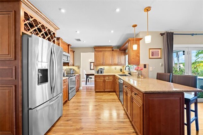 Building Photo - 5031 SW 119th Ave
