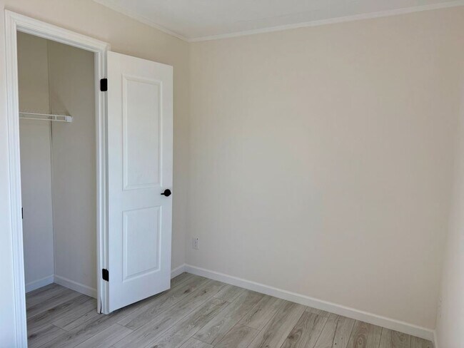 Building Photo - 443 Ranee Loop