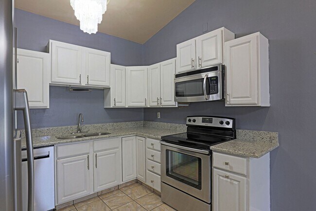 Building Photo - Duplex Cape Coral 3818