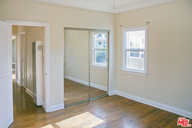 Building Photo - 6071 1/2 Pickford St