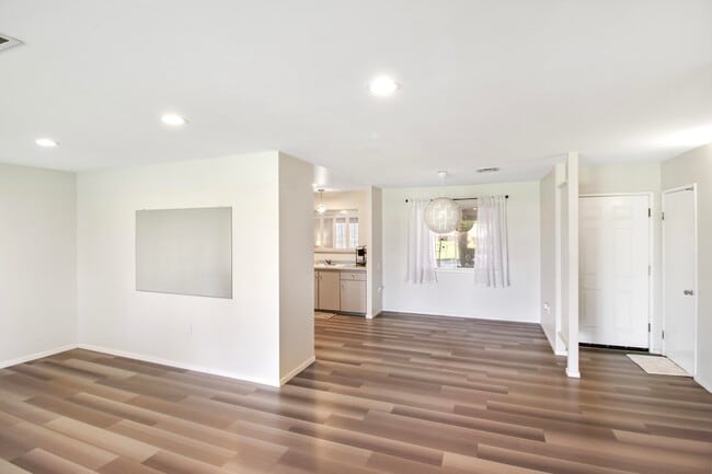 Building Photo - 43480 Illinois Ave