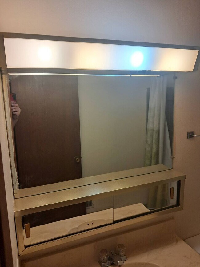 Building Photo - 6011WPortR