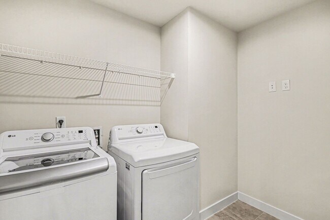 Building Photo - Townhome For Lease - Thompson's station