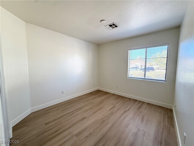 Building Photo - 5718 Royal Sands St