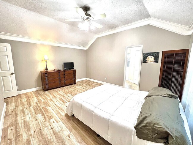 Building Photo - 21106 Rushing Creek Ln
