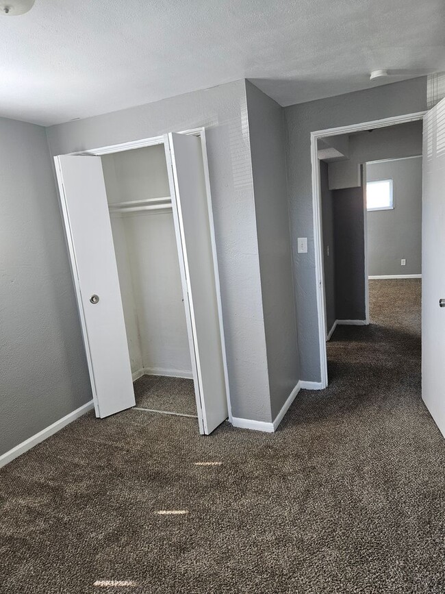 Building Photo - 1st floor apartment - PRICE DROP!!! $100 off