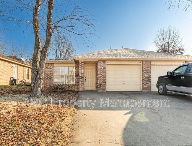 Primary Photo - 5803 Samantha St