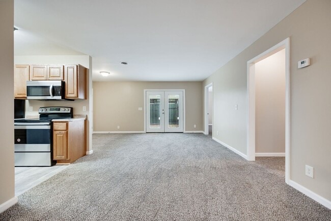 Building Photo - Awesome 2BE/BA townhouse in Bellevue!