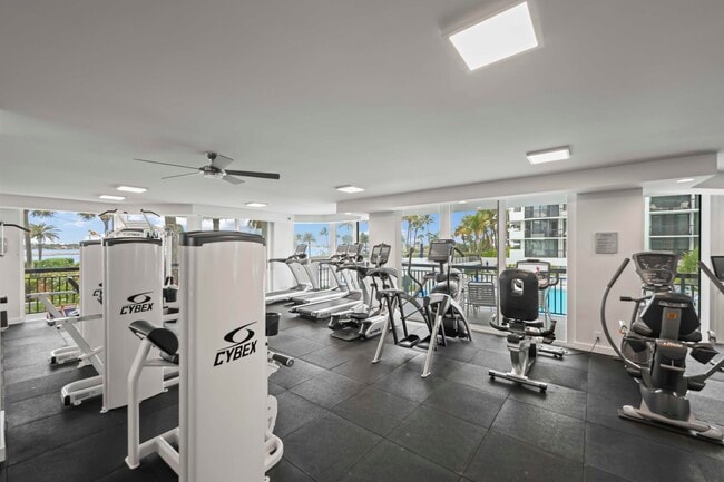 Building Photo - 3140 S Ocean Blvd