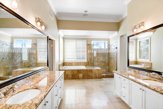 Building Photo - 27452 Avanti Dr