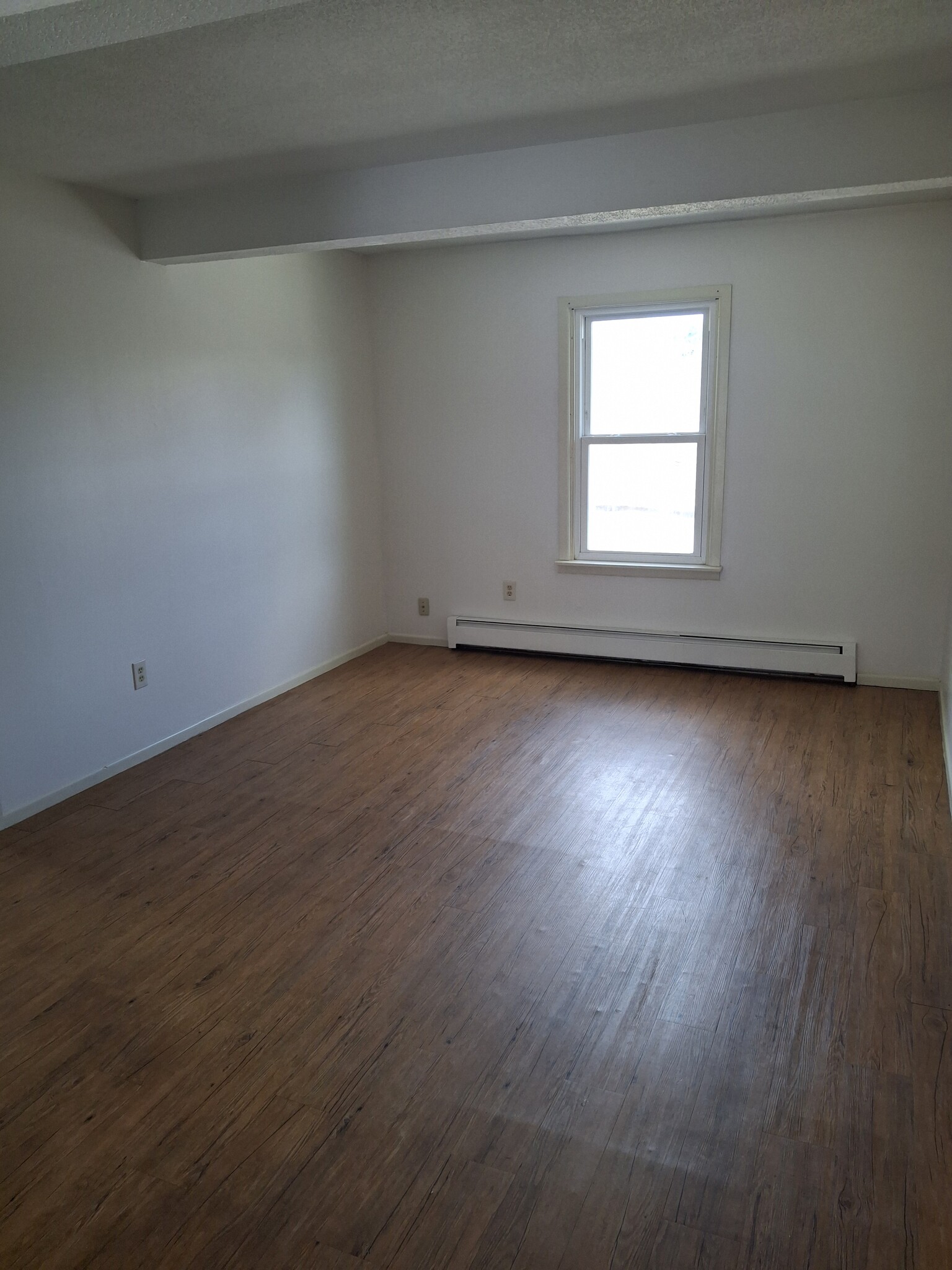 Building Photo - 22 Gold St