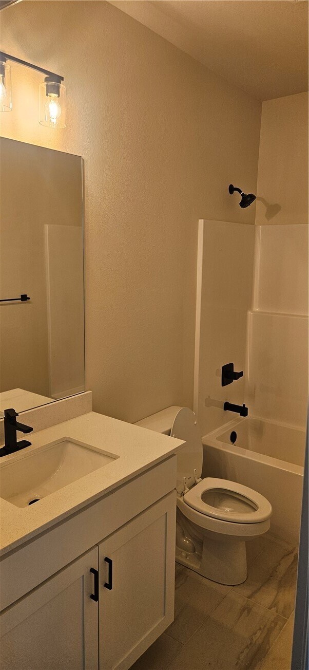 Building Photo - 6005 SW Coywolf St