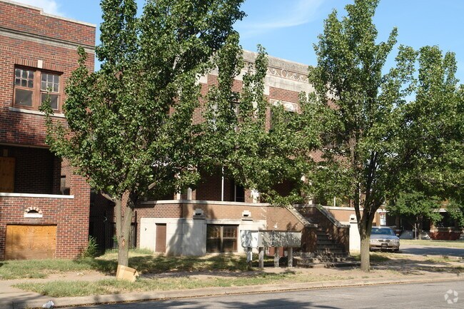 Building Photo - 625 N Topeka St