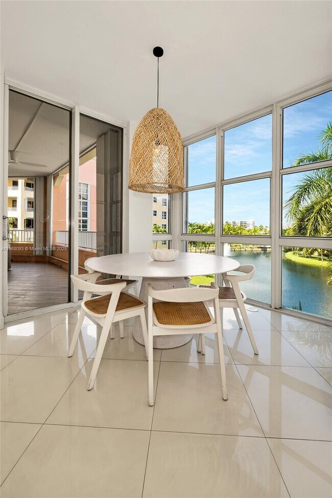Building Photo - 733 Crandon Blvd