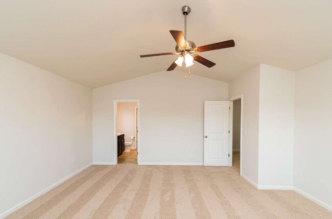 Building Photo - Stunning 4-Bed Home in Wendell with Granit...