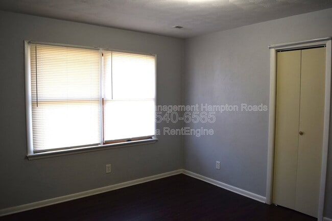 Building Photo - 215 A Settlers Landing Rd