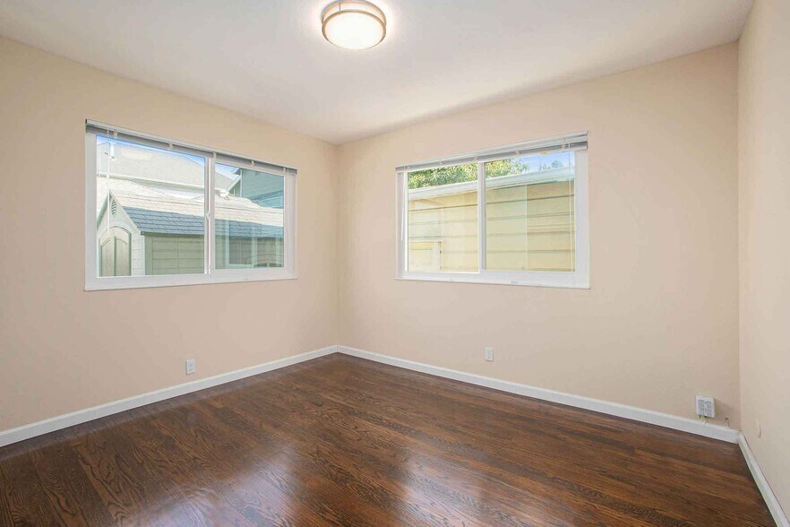 Building Photo - 1709 Pacific Ave