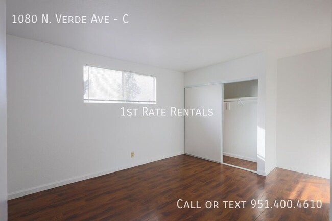 Building Photo - Excellent upper-level 2 bedroom!