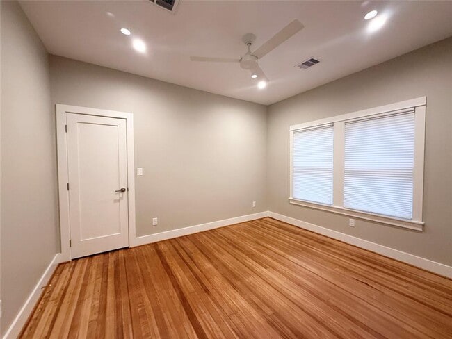 Building Photo - 1506 Sul Ross St