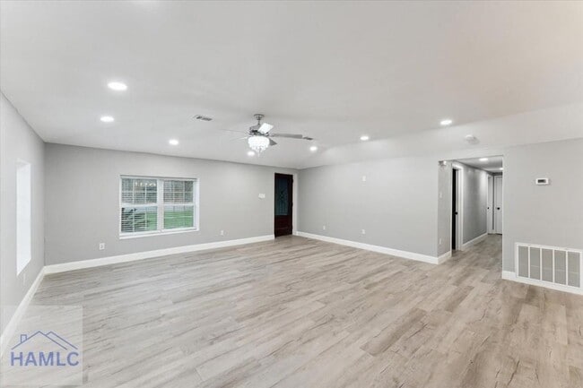 Building Photo - 8576 E B Cooper Hwy