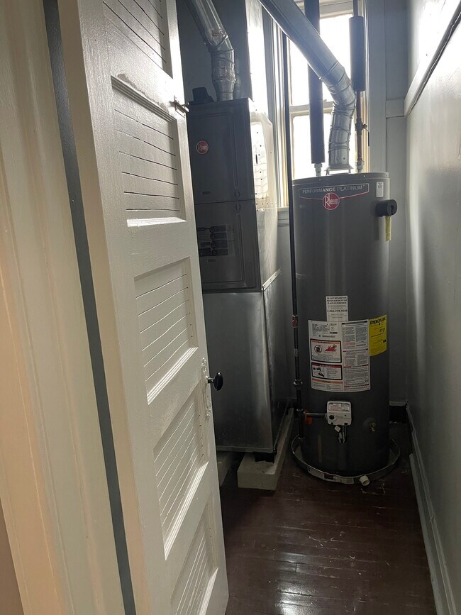 Building Photo - 2532 S Albany Ave