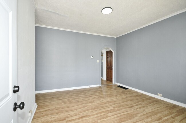 Building Photo - 1912 Pallas St