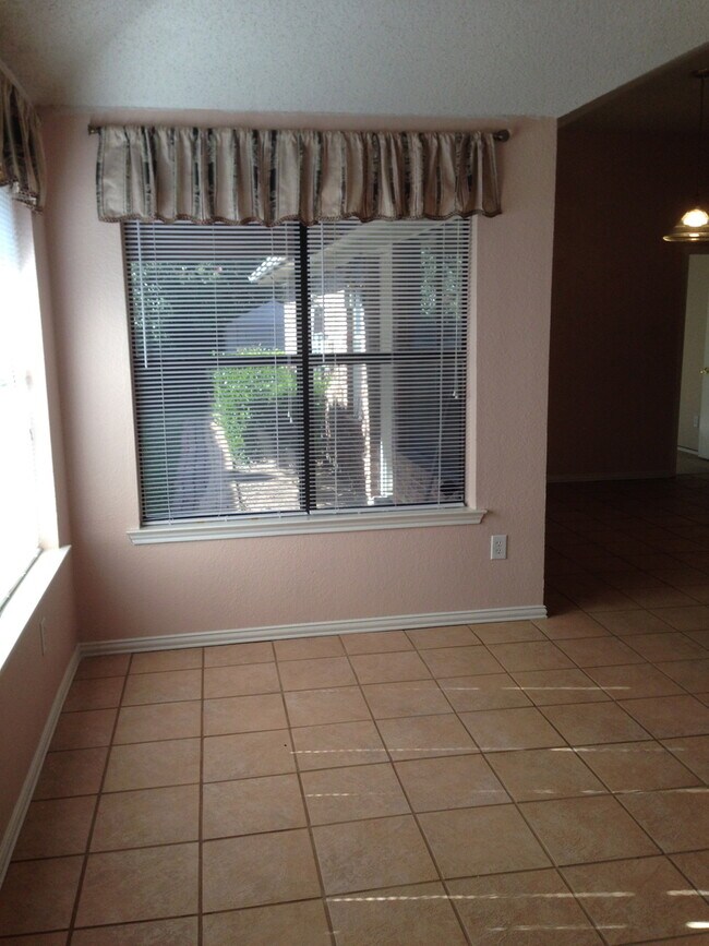 Building Photo - 243 Reeder Dr