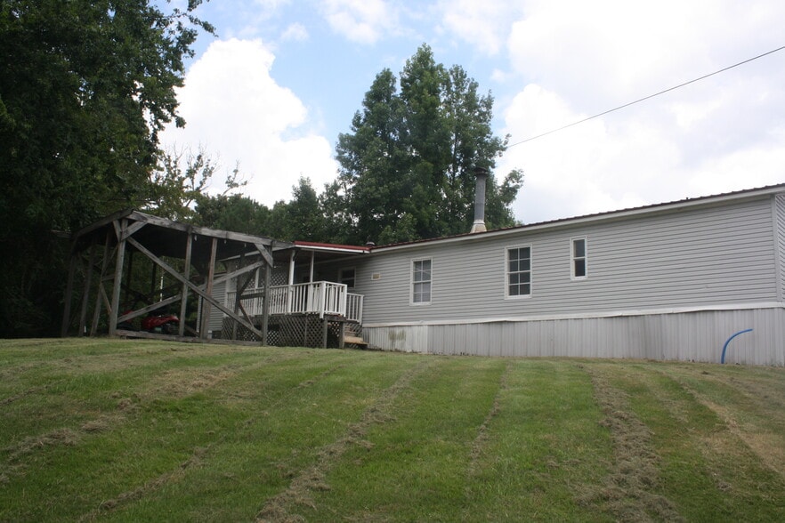 back yard - 3305 Peaceway Dr