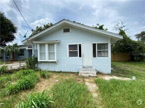 Building Photo - Updated 3/1 College Hill Home- Move In Ready!