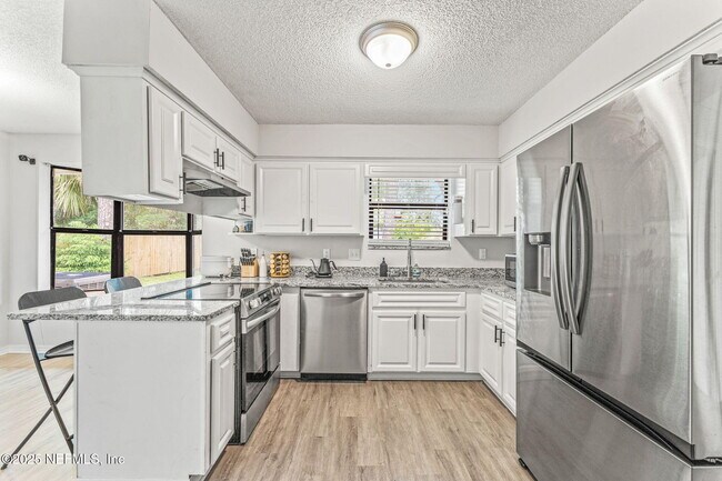 Building Photo - 9783 Viceroy Dr E