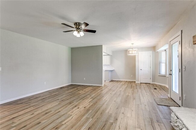 Building Photo - 1022 Garden Grove