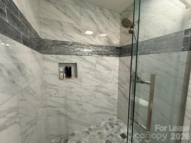 Building Photo - 9207 Sandpiper Dr