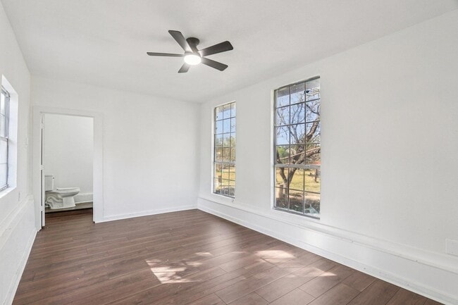 Building Photo - 385 Alta Vista Dr