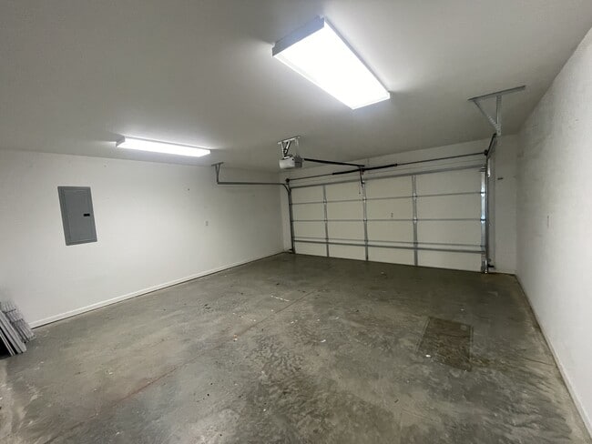 Building Photo - 1108 Augusta Dr