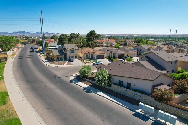 Building Photo - 7701 Maple Landing Court