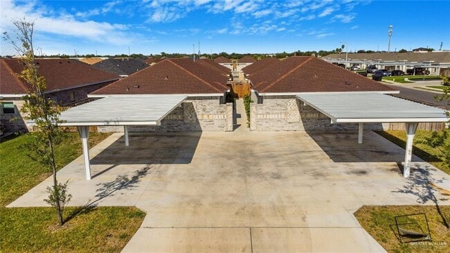 Building Photo - 15 W Mahala Ave