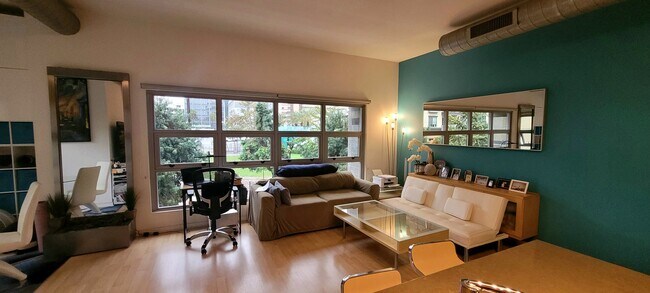 Building Photo - 133 The Promenade N