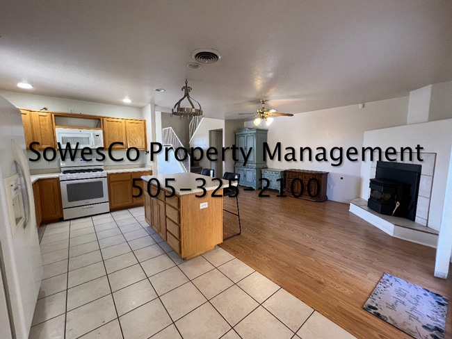 Building Photo - 3300 Majesta Pl