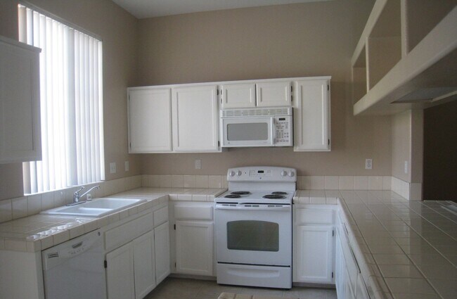 Building Photo - Pool Home in La Quinta Cove