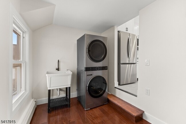 Building Photo - 633 Lafayette Ave