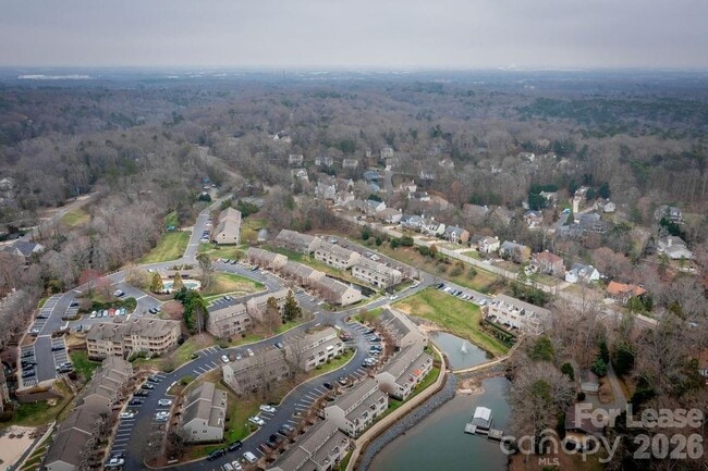 Building Photo - 14623 Waterside Dr