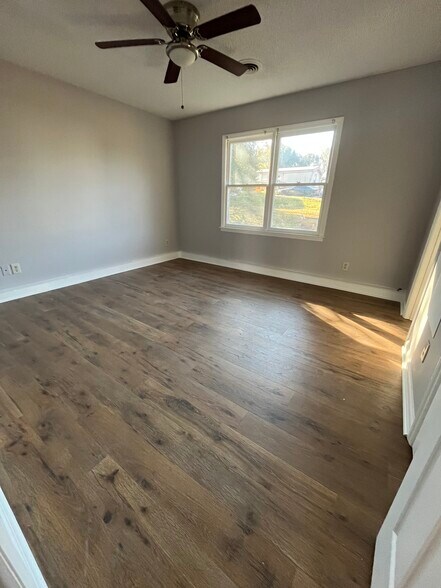 Building Photo - 711 Church St