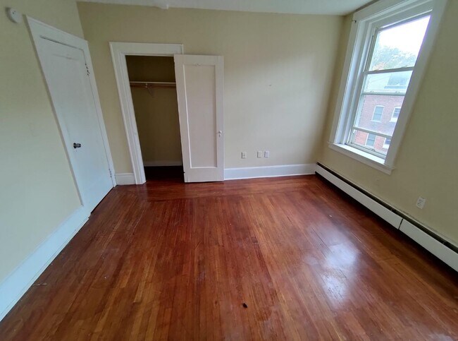 Building Photo - 36 Derby Ave