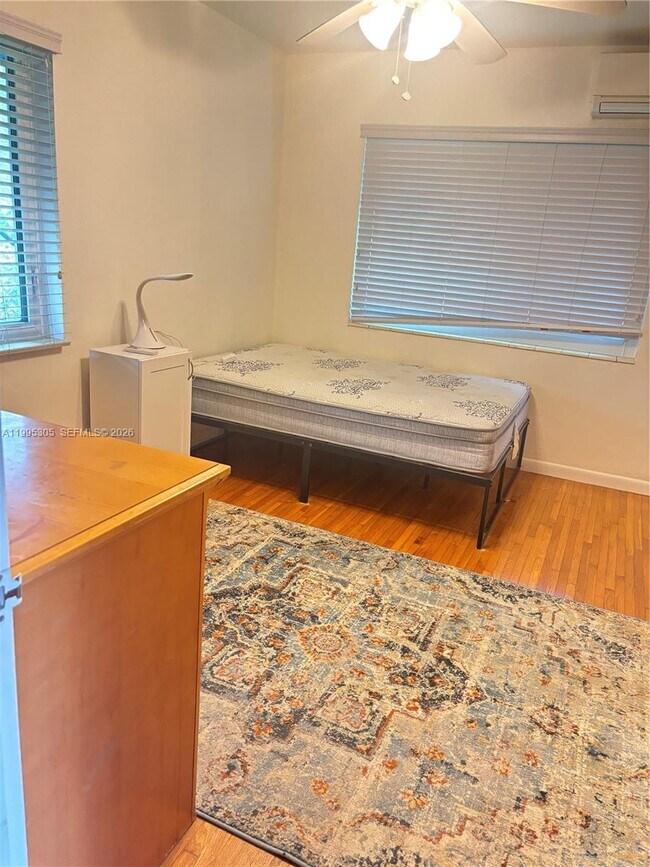 Building Photo - 2951 SW 23rd St