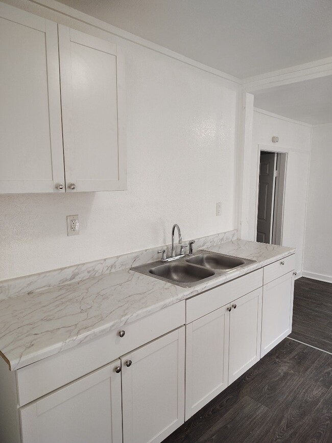 Building Photo - 144 Neatherwood Dr