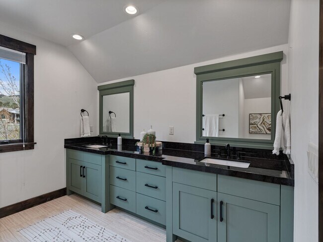 Building Photo - 1075 N Oquirrh Mountain Dr