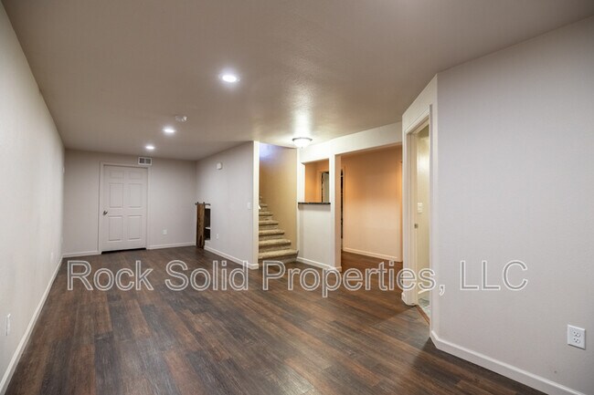 Building Photo - 1113 Banjo Ct